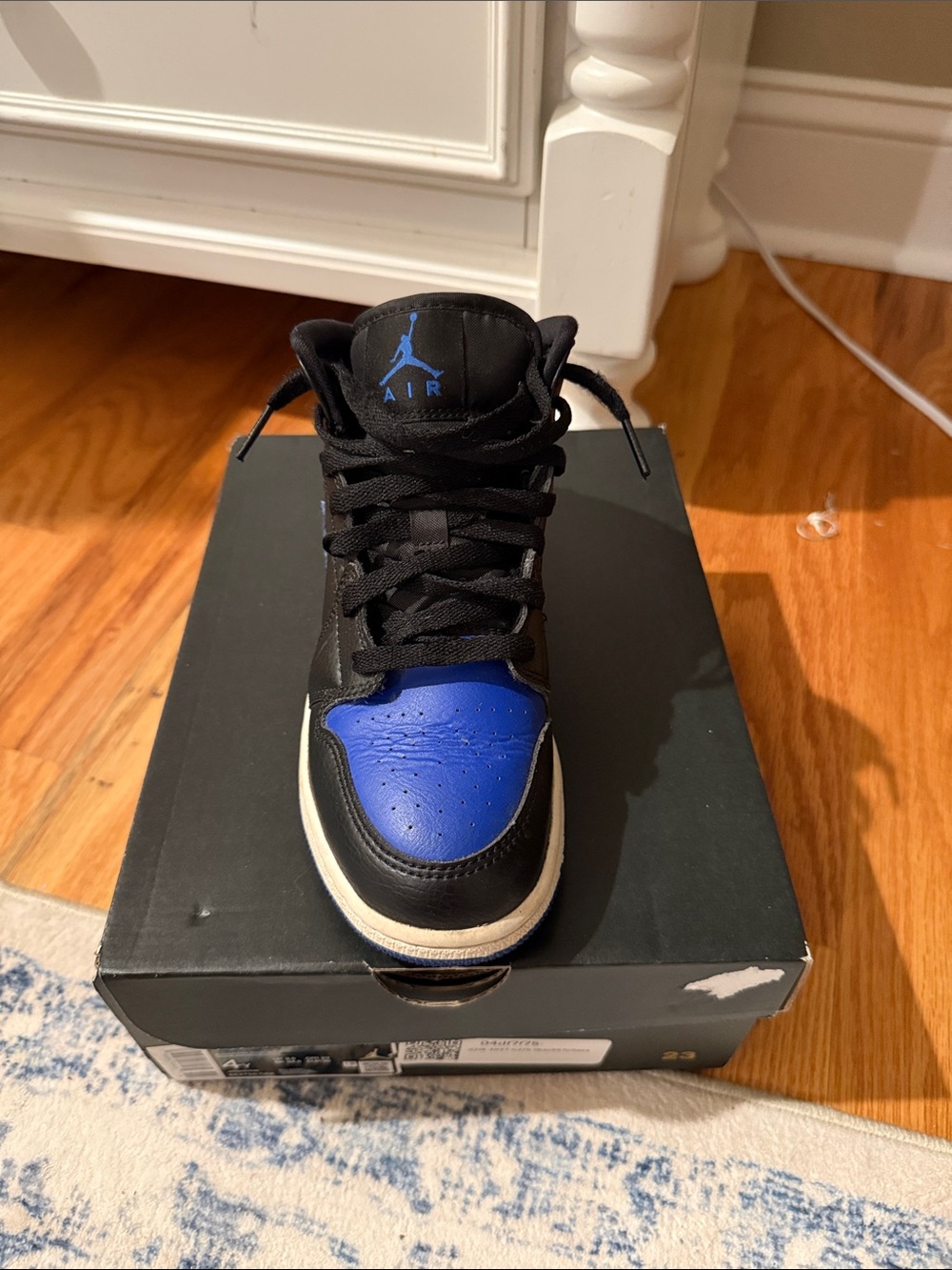 Jordan Air Jordan 1 Mid (GS) Black and Royal Blue Box Label - Picture 4 of 5